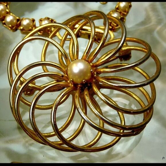 ELEGANT VINTAGE FX PEARL JEWELRY SIGNED NAPIER NECKLACE EARRINGS PIN BROOCH LOT - Picture 13 of 16